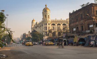 Esplanade Dharmatala Kolkata miras binaları ve mimarisi karışımı ile önemli bir dönüm noktası Road'da Hint şehir.