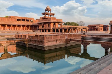 Tarihi Babür Hint mimarisi - Muhammet Talao Fatehpur Sikri Agra, Hindistan.