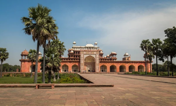 Akbar tomb at Sikandra Agra - A UNESCO world heritage site. — Stock Photo, Image