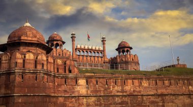 Red Fort Delhi batımında - A UNESCO Dünya Miras Listesi.