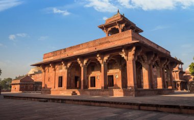 Kırmızı kumtaşı mimari Kalesi ve Fatehpur Sikri Agra sarayda.