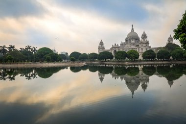 Tarihi Victoria Memorial Kolkata klasik bir retro arka planda.