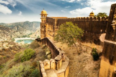 Jaigarh Fort Rajasthan Jaipur şehri ve Maota Gölü manzaralı