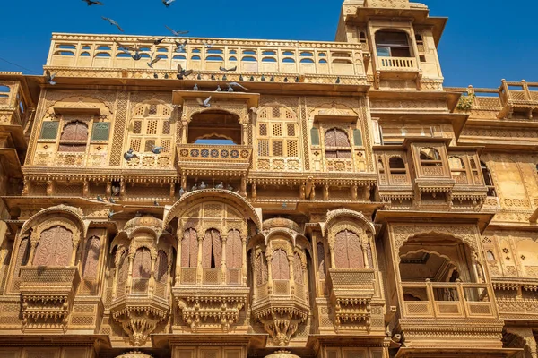 Rajasthanská Památková Budova Žlutého Vápence Spletitými Uměleckými Díly Známými Jako — Stock fotografie