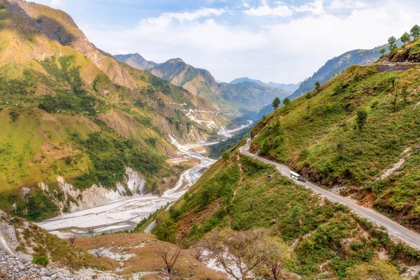 Krajobraz Lotu Ptaka Górską Doliną Rzeki Autostradą Munsiyari Uttarakhand Indie — Zdjęcie stockowe