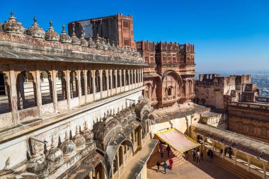 Mehrangarh Kalesi 1494 yılında ortaçağ mimari detaylarına bakıldı. Jodhpur Rajasthan 'daki Mehrangarh Kalesi UNESCO' nun Dünya Mirası sitesi.