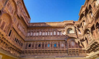 Mehrangarh Fort ortaçağ mimarisi detayları. Jodhpur Rajasthan 'daki Mehrangarh Kalesi bir UNESCO Dünya Mirası sahası..