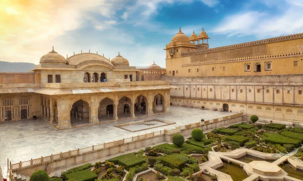 Bernstein Fort Jaipur Mit Komplizierten Königlichen Palast Architektur Kunstwerk Amer — Stockfoto