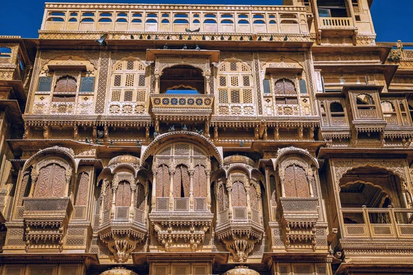 Rajasthanská Památková Budova Žlutého Vápence Spletitými Uměleckými Díly Známými Jako — Stock fotografie