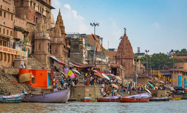 Varanasi India Octubre 2017 Ciudad Histórica Varanasi Con Antiguos Edificios —  Fotos de Stock