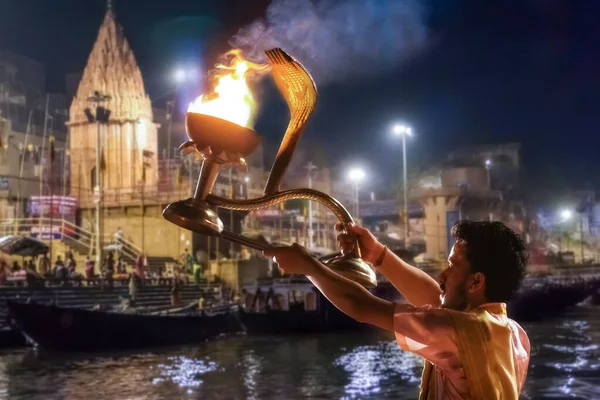 Varanasi India Oktober 2017 Heilige Ganges Aarti Ceremonie Ritueel Uitgevoerd — Stockfoto