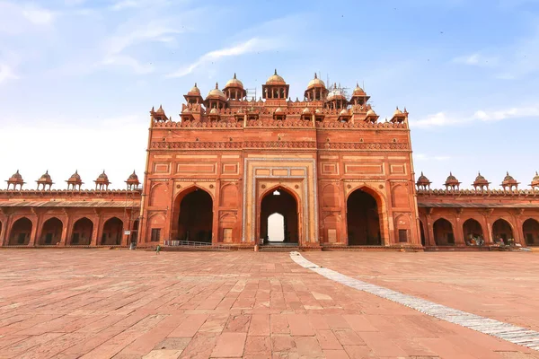 Fatehpur Sikri Mughal建筑网关 Buland Darwaza 由印度Fatehpur Sikri Agra的红色砂岩建成 — 图库照片