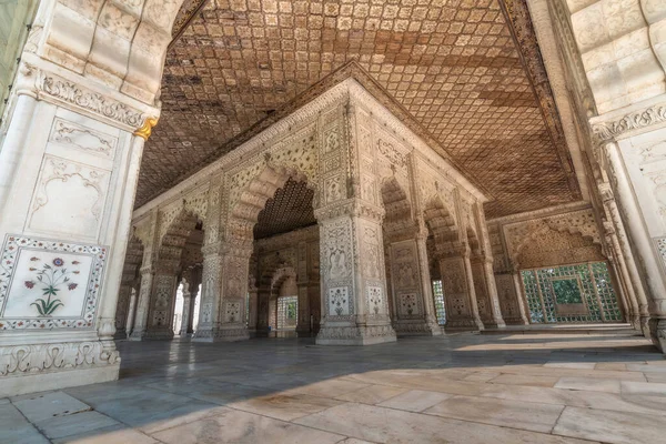 Red Fort Dillí Středověký Interiér Bílá Mramorová Architektura Složitými Řezbami — Stock fotografie