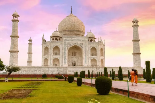 Taj Mahal Monumento Histórico Agra India Amanecer Con Cielo Malhumorado — Foto de Stock