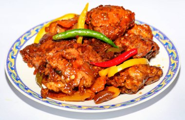 Kızarmış baharatlı Hint yemeği 