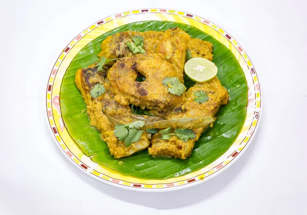 Lekker Bengaals Indiaas Visvoer Van Masala Rohu Viscurry Bananenblad Met — Stockfoto