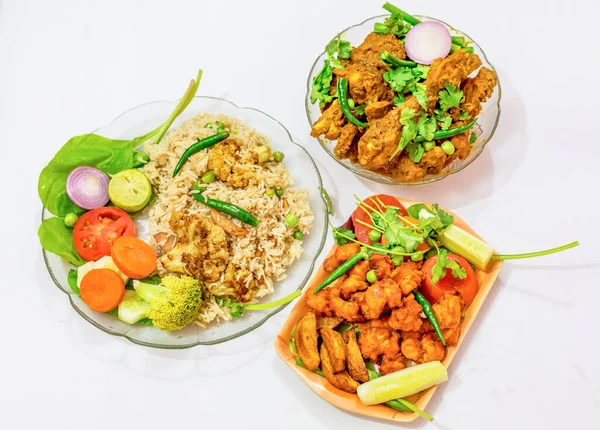 Fried Rice Garnished Salads Spicy Chicken Kosha Deep Fried Chicken — Stock Photo, Image