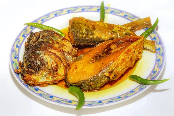 Hidangan Ikan Hilsa Goreng Dengan Minyak Ikan Lezat Yang Digunakan — Stok Foto