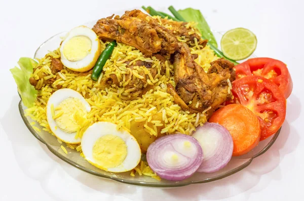 Spicy Indian Chicken Biriyani Rice Sliced Eggs Garnished Vegetables Biriyani — Stock Photo, Image