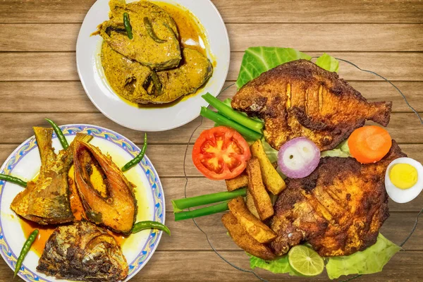 Spicy Indian Fish Food Dishes Display Comprising Deep Fried Pomfret — Stock Photo, Image