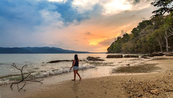 Touristinnen Genießen Sonnenuntergang Strand Von Chidiya Tapu Port Blair Andaman — Stockfoto