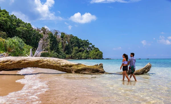 Jolly Buoy Island Andaman Março 2018 Casal Lua Mel Indiano — Fotografia de Stock