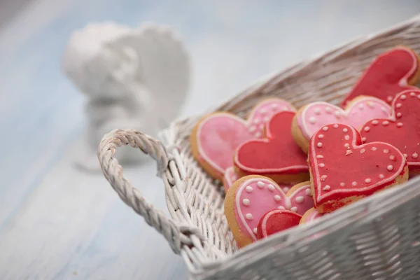 Μπισκότα σε σχήμα καρδιάς για την ημέρα του Αγίου Βαλεντίνου — Φωτογραφία Αρχείου