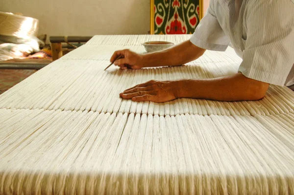Produkcji i tkania dywanów i tkaniny — Zdjęcie stockowe