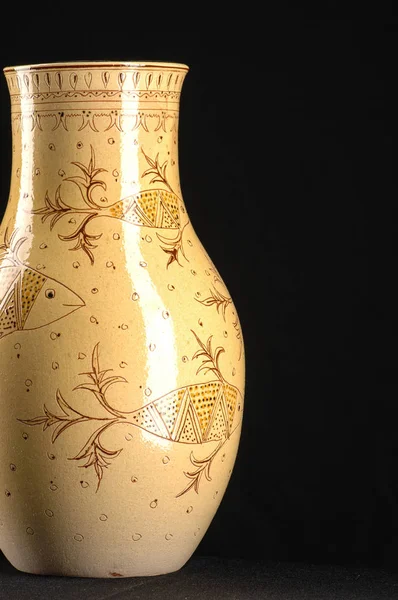 Orientální starožitný keramická váza — Stock fotografie