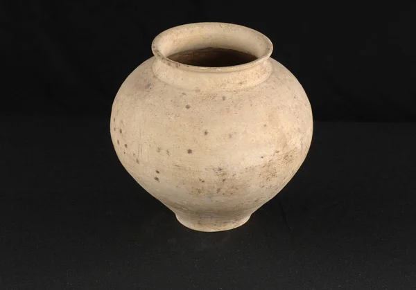 Восточный антикварный керамический горшок — стоковое фото