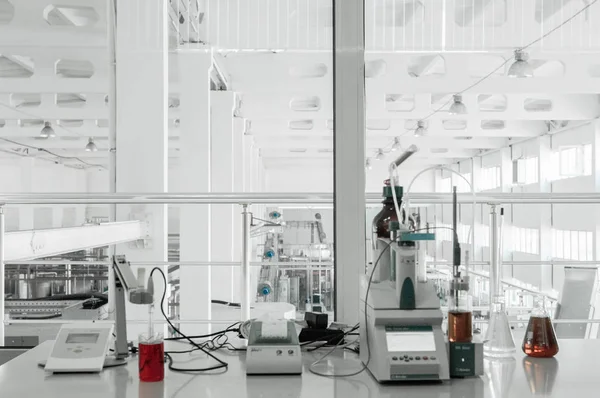 In industriële laboratorium apparatuur — Stockfoto