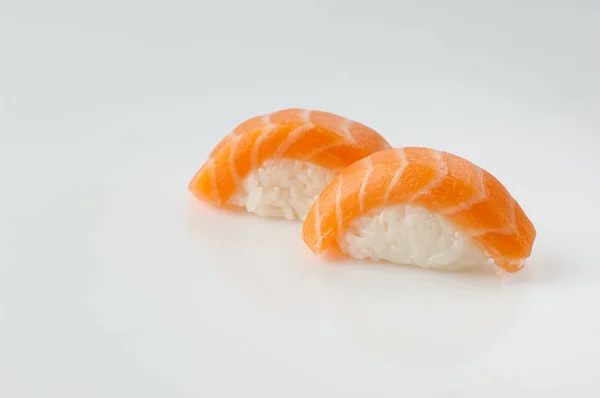 Sushi su sfondo bianco — Foto Stock