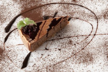 beyaz arkaplanda pasta