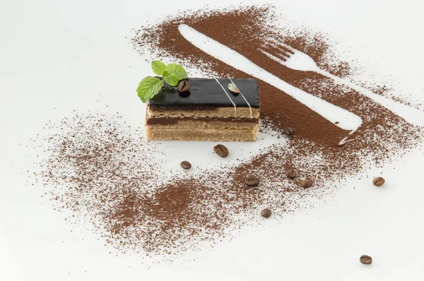 beyaz arkaplanda pasta