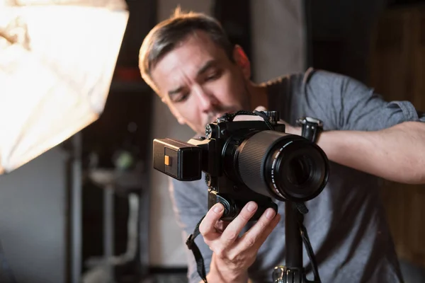 O processo de fotografar em estúdio — Fotografia de Stock