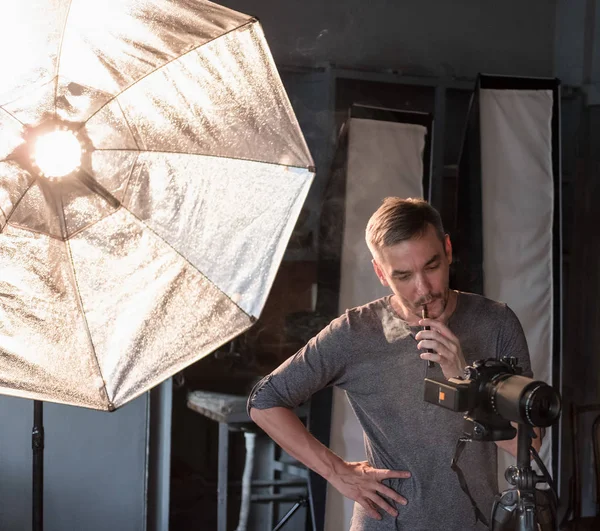 O processo de fotografar em estúdio — Fotografia de Stock