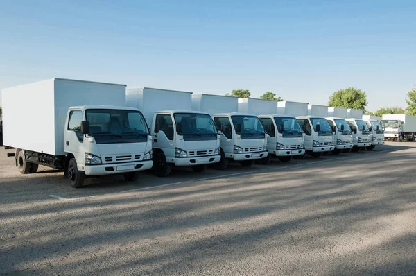 Kamyon Park yerinin üst üste stand