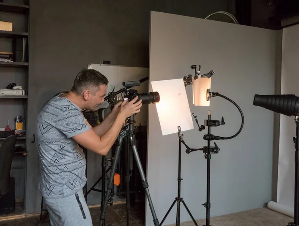 Proces fotografowania w studio — Zdjęcie stockowe