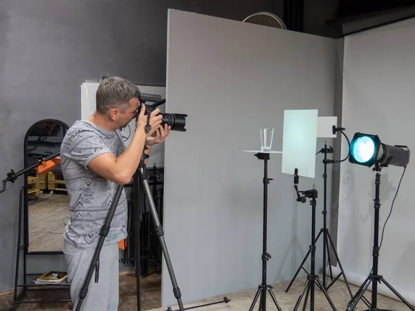 O processo de fotografar em estúdio — Fotografia de Stock