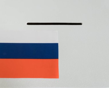 Rus tricolor bayrak
