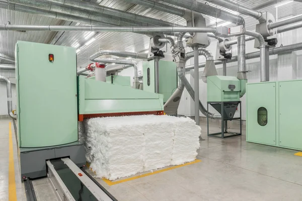 纺织厂梳棉机 — 图库照片