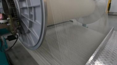 makine Tekstil iplik buharlaşır. makine ve donanımları bir tekstil fabrikasında. kamera sabit