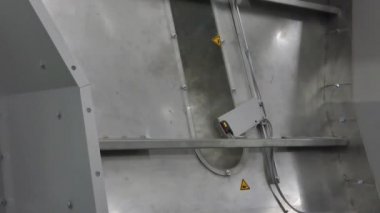 Ekipman tekstil fabrikası işleme dükkanda. Yakın çekim. kamera sabit