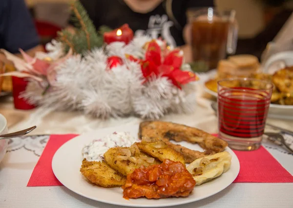 Tabloya verilen Noel yemek