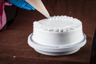 kırbaç krem pasta olmadan tepesi