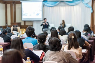İş kavramı: Asya insanlar iş seminer sunu dinle