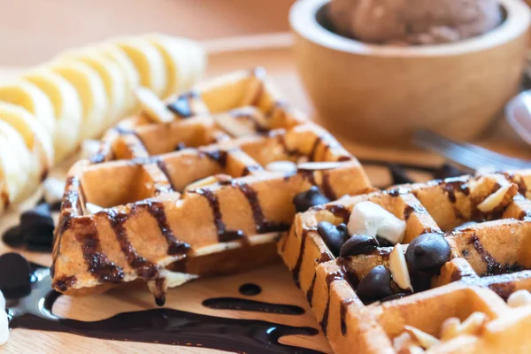 Delicious sweet dessert : homemade waffle with chocolate sauce — Stock Photo, Image