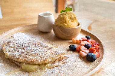 tatlı taze ev yapımı tatlı yumuşak vanila roti serin buz cr ile