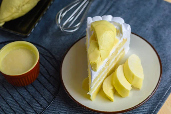 Nahaufnahme köstliche süße Dessert frische Durian thailändische Früchte mit whi — Stockfoto