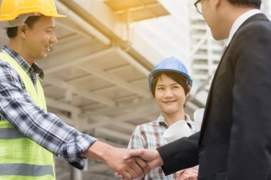 Mühendislik İnşaat kavramı: profesyonel mühendis beni takım